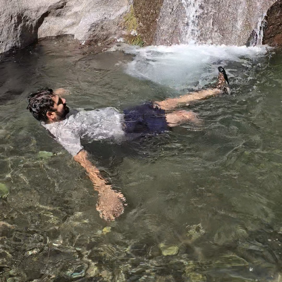 آب-بازی